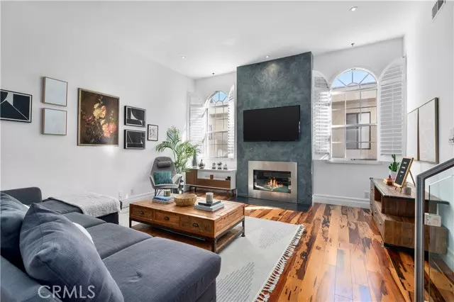 Sherman Oaks, CA 91423,14234 Dickens Street #7