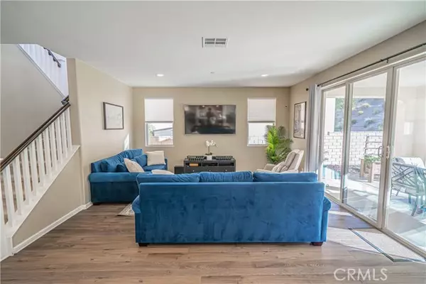 Canyon Country (santa Clarita), CA 91387,18642 Cedar Crest Drive