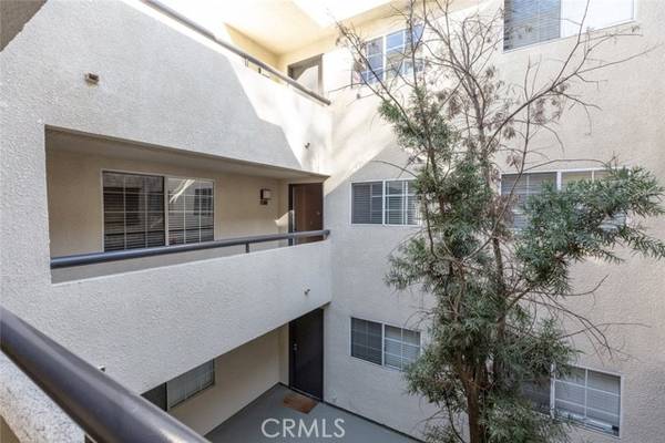 5540 Owensmouth Avenue #206, Woodland Hills (los Angeles), CA 91304