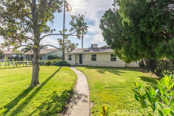 17024 Sherman Way, Van Nuys (los Angeles), CA 91406