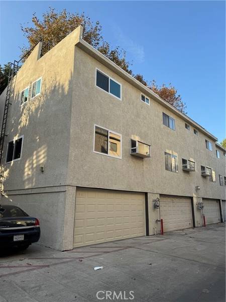 7439 Woodman Avenue #15, Van Nuys (los Angeles), CA 91405