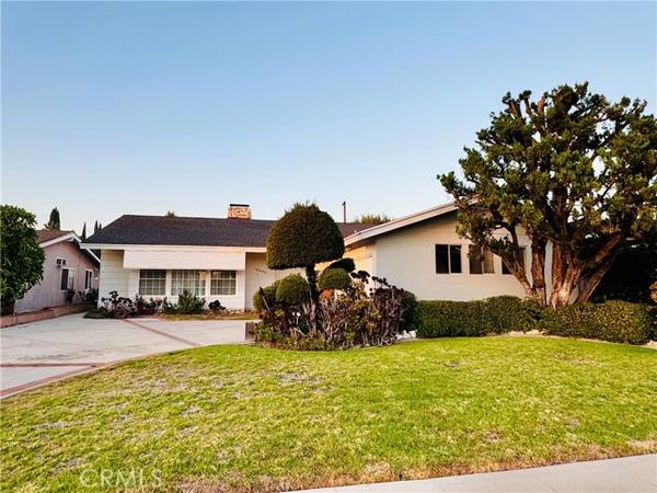 15909 Vincennes Street, North Hills (los Angeles), CA 91343