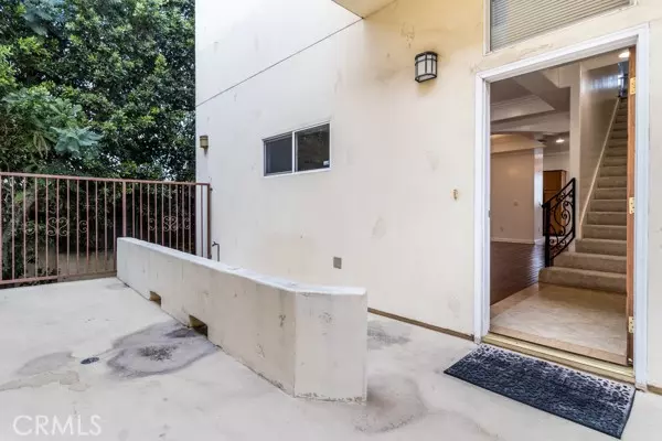 Sherman Oaks, CA 91411,14535 Margate Street #15