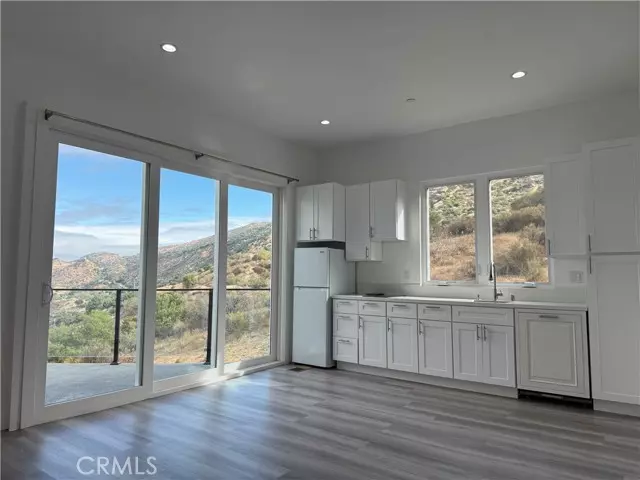 Simi Valley, CA 93063,988 Alta Vista Road