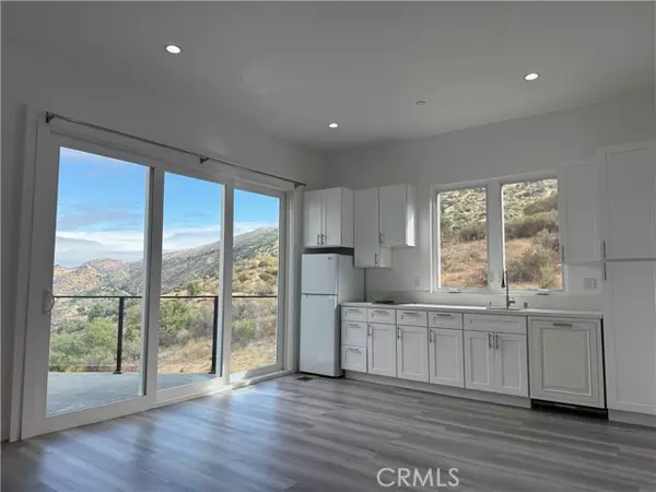 988 Alta Vista Road, Simi Valley, CA 93063