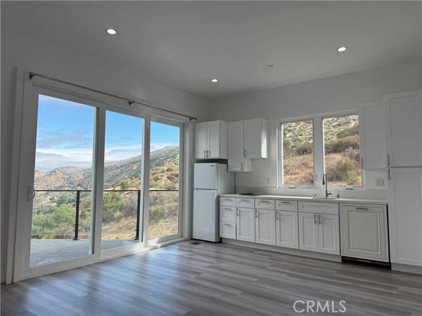 988 Alta Vista Road, Simi Valley, CA 93063