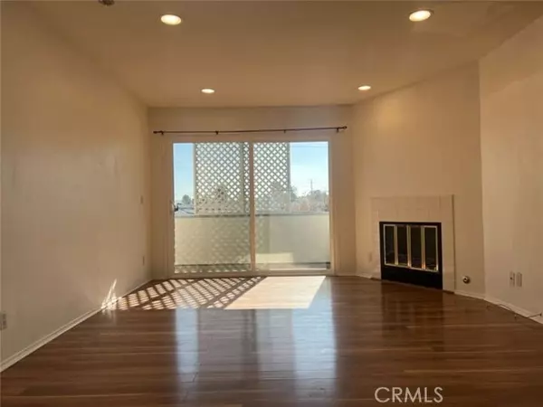 Van Nuys (los Angeles), CA 91411,14610 Erwin Street #206