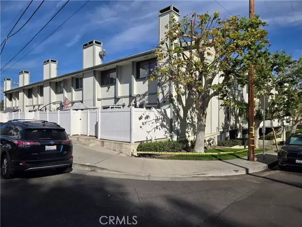 22865 Del Valle Street #1, Woodland Hills (los Angeles), CA 91364