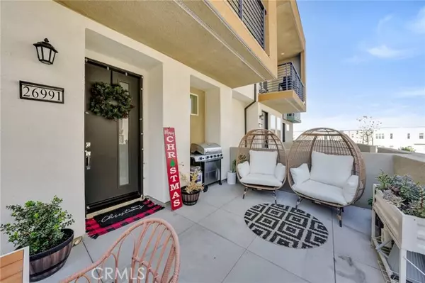 Valencia (santa Clarita), CA 91381,26991 Hummingbird Lane