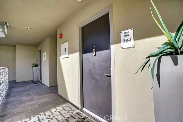 Studio City (los Angeles), CA 91604,11023 Fruitland Drive #304