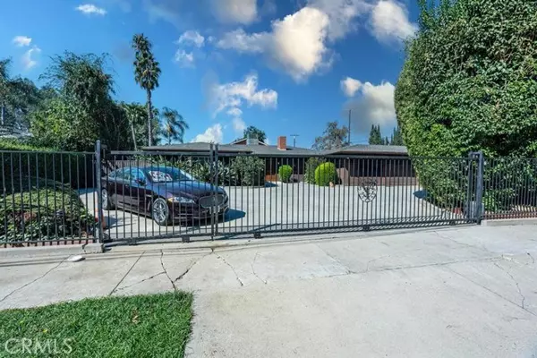 6255 Matilija Avenue, Van Nuys (los Angeles), CA 91401