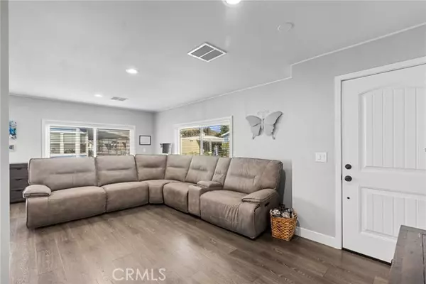 Canyon Country (santa Clarita), CA 91350,20401 Soledad Canyon Rd #690