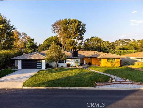 1271 Brittany Cross Road, Santa Ana, CA 92705