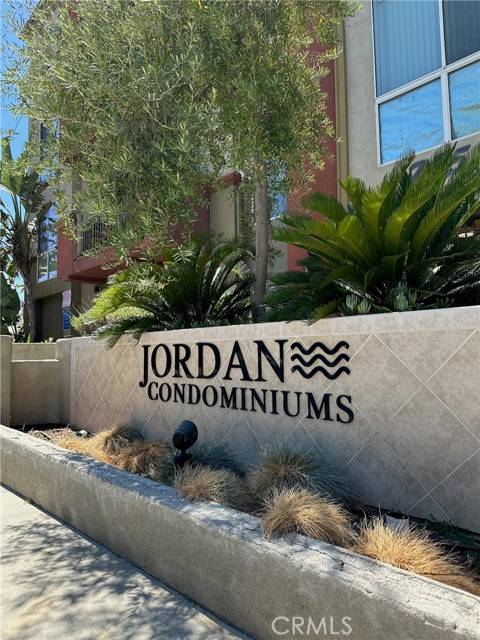 7551 Jordan Avenue #306, Canoga Park (los Angeles), CA 91303