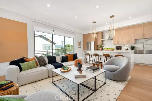 11026 Oxnard Street, North Hollywood (los Angeles), CA 91606