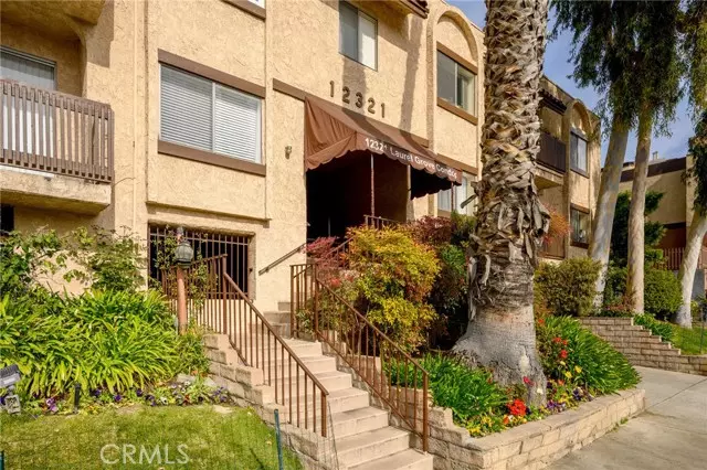 Valley Village, CA 91607,12321 Riverside Drive #201