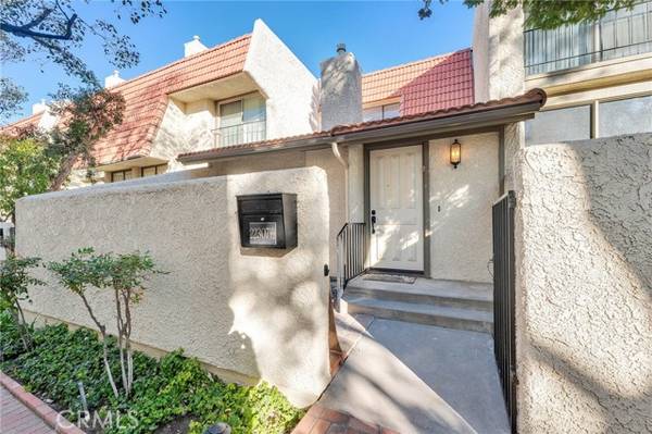 22307 Erwin Street #1/2, Woodland Hills (los Angeles), CA 91367