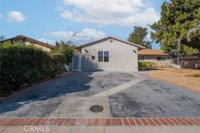 8401 Hillview Avenue, Canoga Park (los Angeles), CA 91304