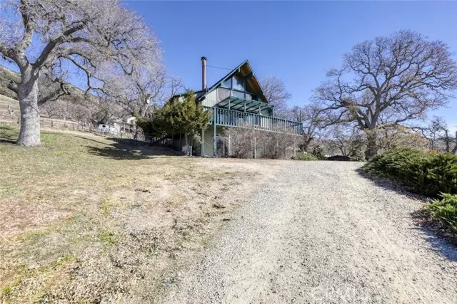 24500 Pueblo Court, Tehachapi, CA 93561