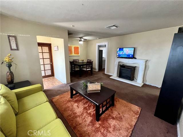 3112 W Avenue N #B, Palmdale, CA 93551