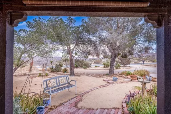 Joshua Tree, CA 92252,6942 Sunnyhill Road