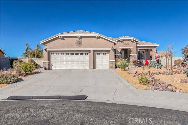 11000 Phoenix Road, Apple Valley, CA 92308