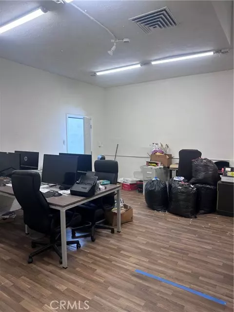 Van Nuys (los Angeles), CA 91405,6700 Van Nuys Boulevard