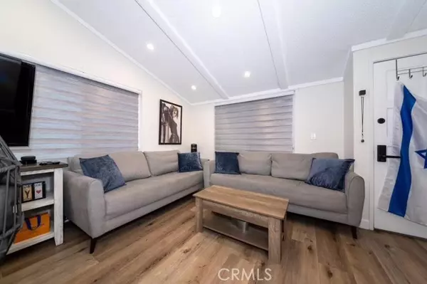 Calabasas, CA 91302,23777 Mulholland Hwy Spc 28