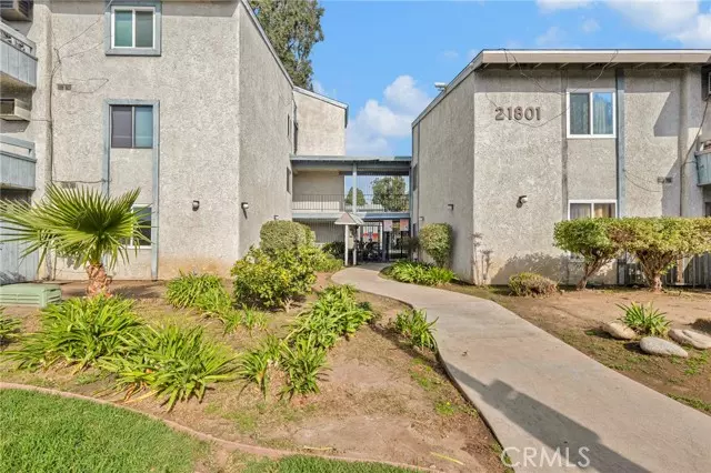 21800 Schoenborn Street #318, Canoga Park (los Angeles), CA 91304