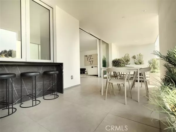 West Hollywood, CA 90069,838 N Kings Road #204