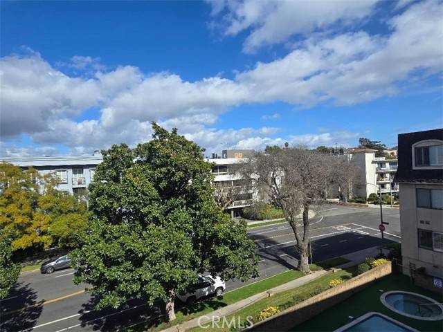 Los Angeles, CA 90035,1223 Roxbury Drive #305