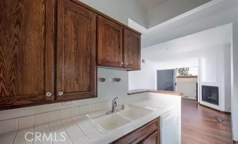 Van Nuys (los Angeles), CA 91406,15455 Sherman Way #18