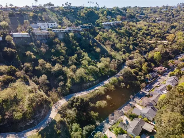 Sherman Oaks (los Angeles), CA 91423,3732 N Knobhill Drive