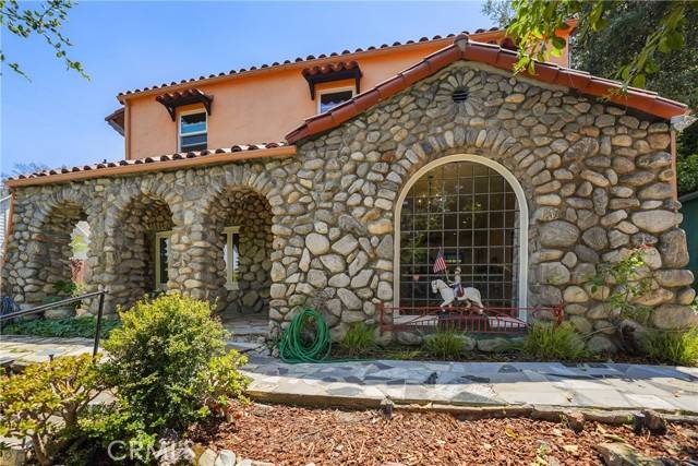 Studio City (los Angeles), CA 91604,11022 Fruitland Drive