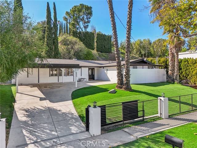 5633 Rawlings Avenue, Woodland Hills (los Angeles), CA 91367