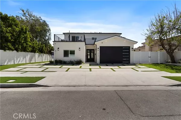 Panorama City (los Angeles), CA 91402,13418 W Crowley Street