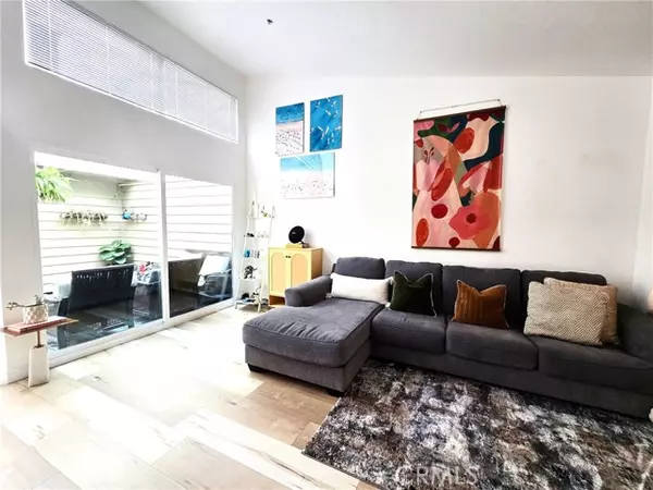 Sylmar (los Angeles), CA 91342,11377 Osborne #5
