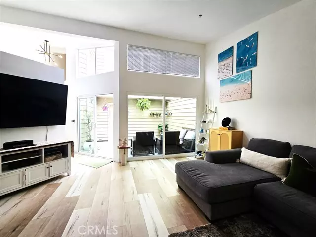 Sylmar (los Angeles), CA 91342,11377 Osborne #5