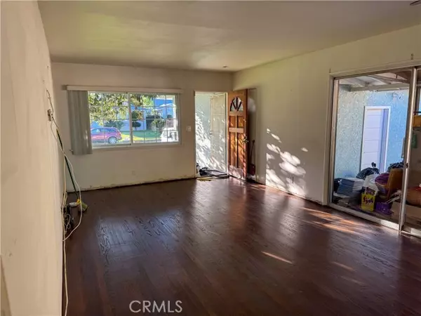 Northridge (los Angeles), CA 91325,8512 Chimineas Avenue