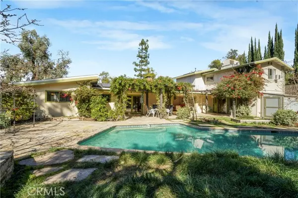 Woodland Hills (los Angeles), CA 91364,22954 Darien Street