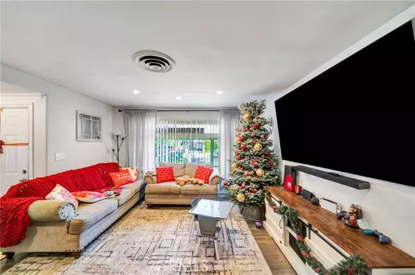 Reseda (los Angeles), CA 91335,6933 Etiwanda Avenue