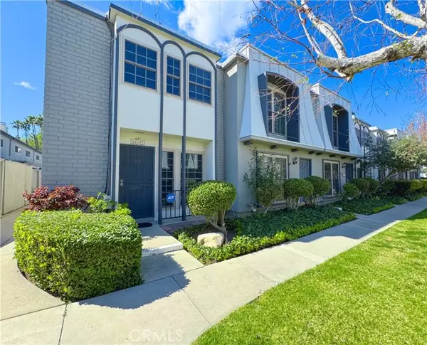 Woodland Hills (los Angeles), CA 91367,22131 Oxnard Street