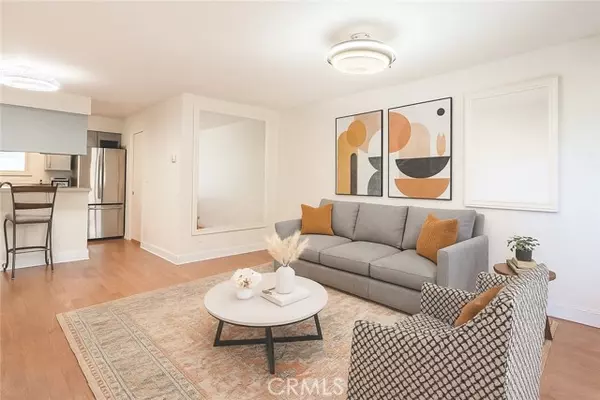 Woodland Hills (los Angeles), CA 91367,22131 Oxnard Street