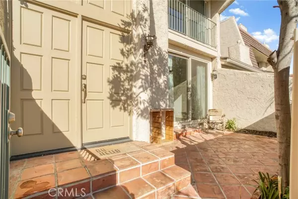 Woodland Hills (los Angeles), CA 91367,6205 Randi Avenue