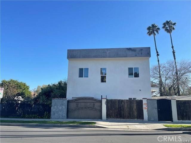 8458 Canby Avenue, Northridge (los Angeles), CA 91325