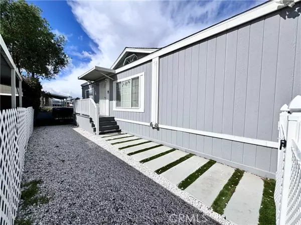 Canyon Country (santa Clarita), CA 91351,20401 Soledad Canyon Road #511