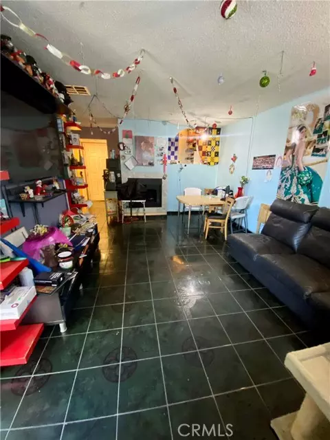 North Hills (los Angeles), CA 91343,15044 Nordhoff Street #8