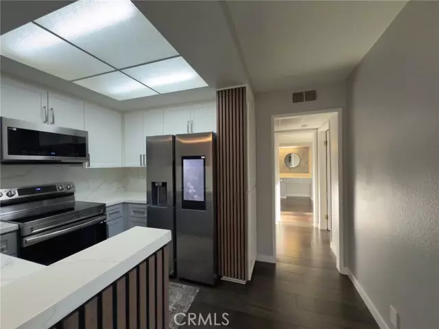 Woodland Hills (los Angeles), CA 91367,22100 Burbank Boulevard #313B