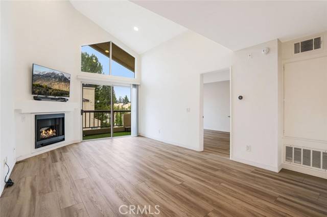 Woodland Hills (los Angeles), CA 91367,5540 Owensmouth Avenue #302