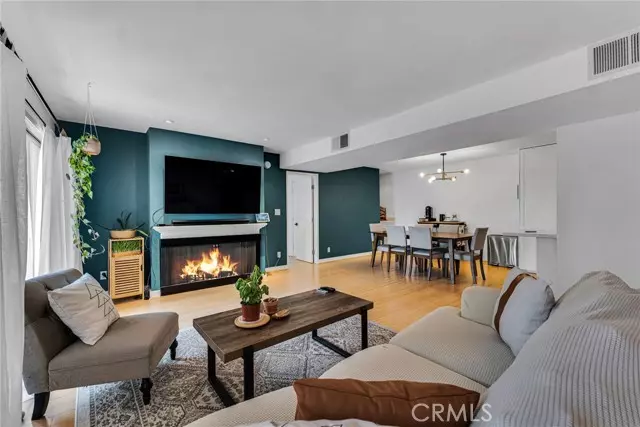 Sherman Oaks, CA 91403,14850 Hesby Street #205